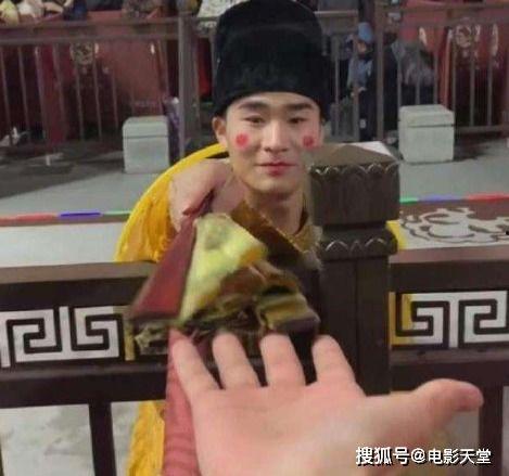 爆料不倒翁小哥哥视频,视频走红背后的惊人秘密  第3张